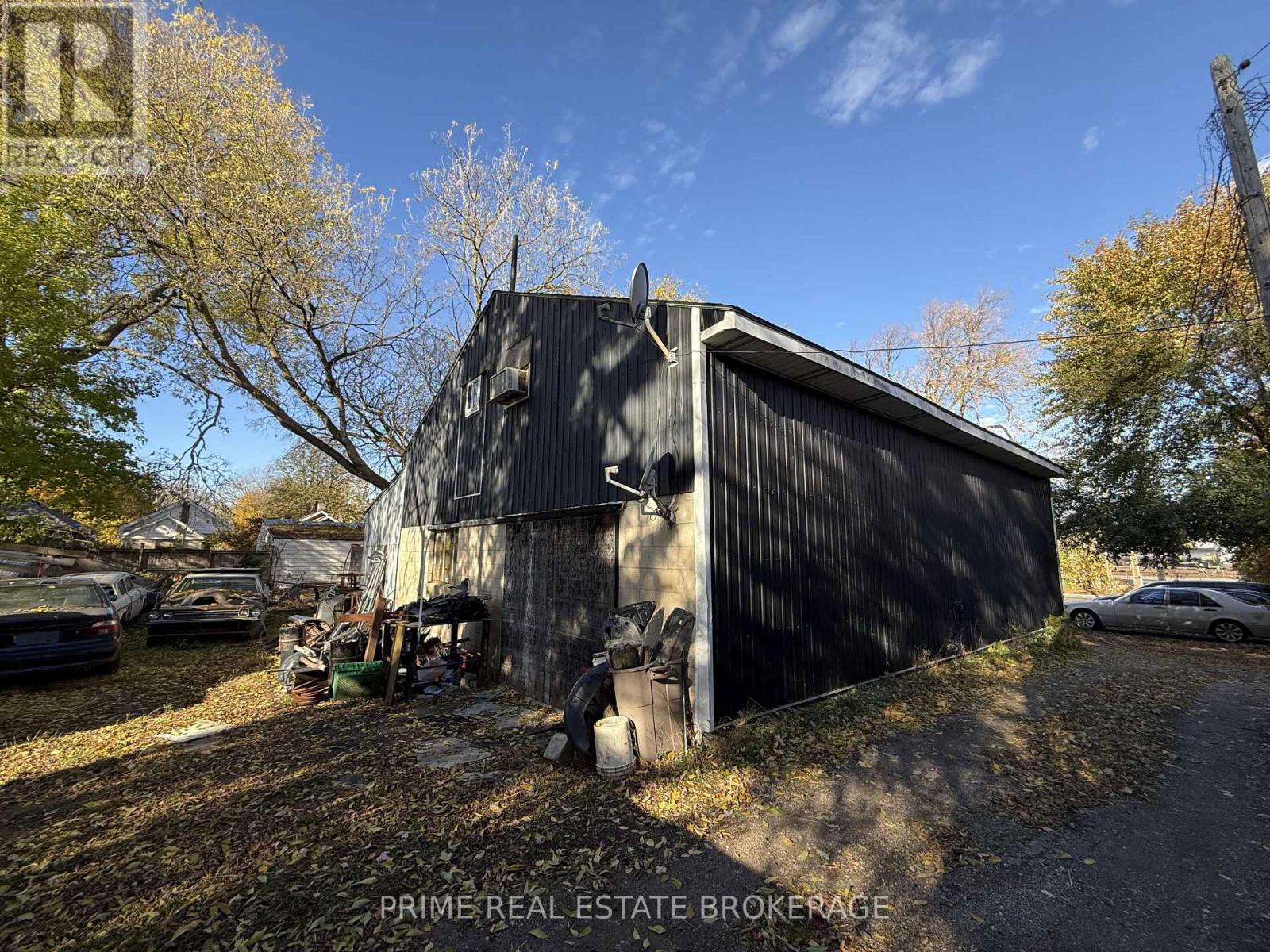 703 CENTRAL AVENUE