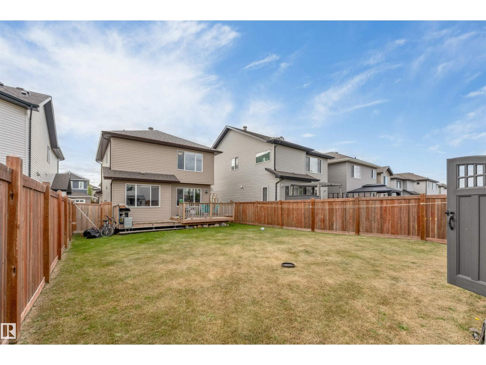 3304 13 AV NW