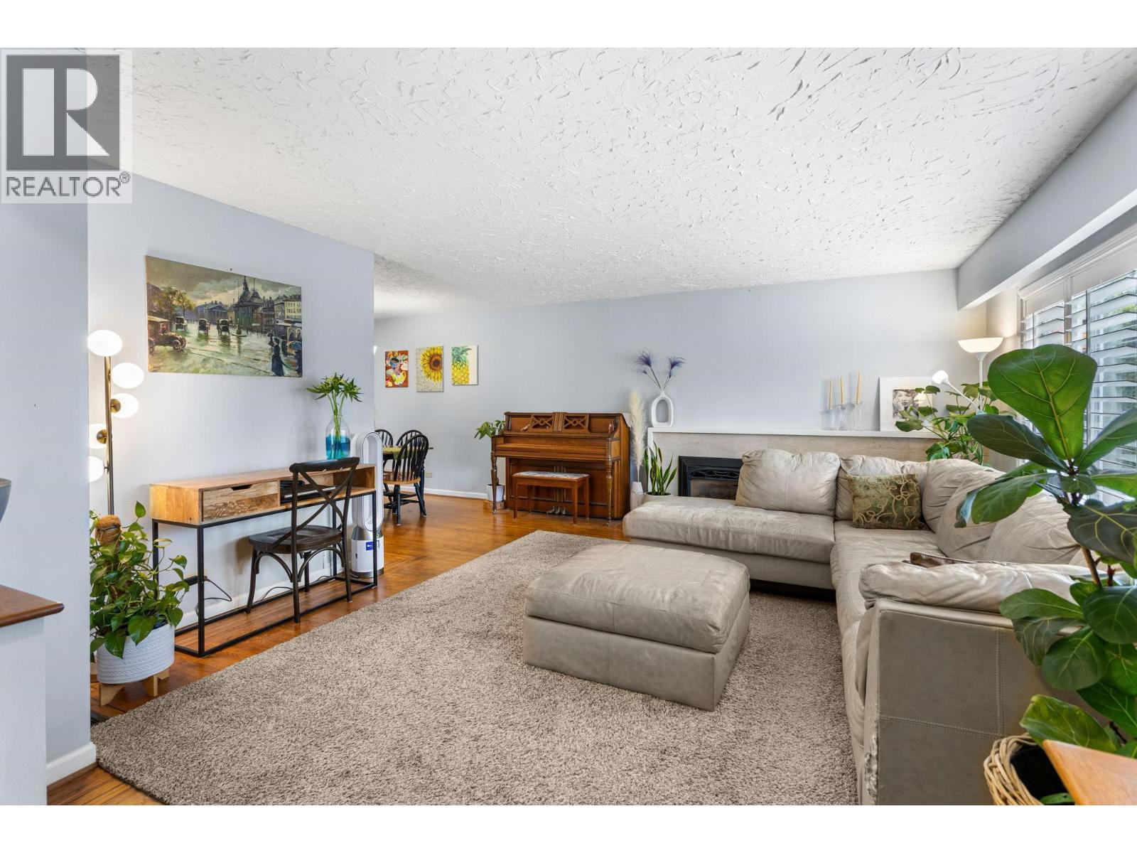 3020 THORNCLIFFE DRIVE