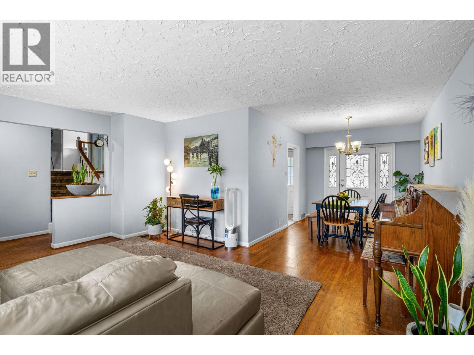 3020 THORNCLIFFE DRIVE