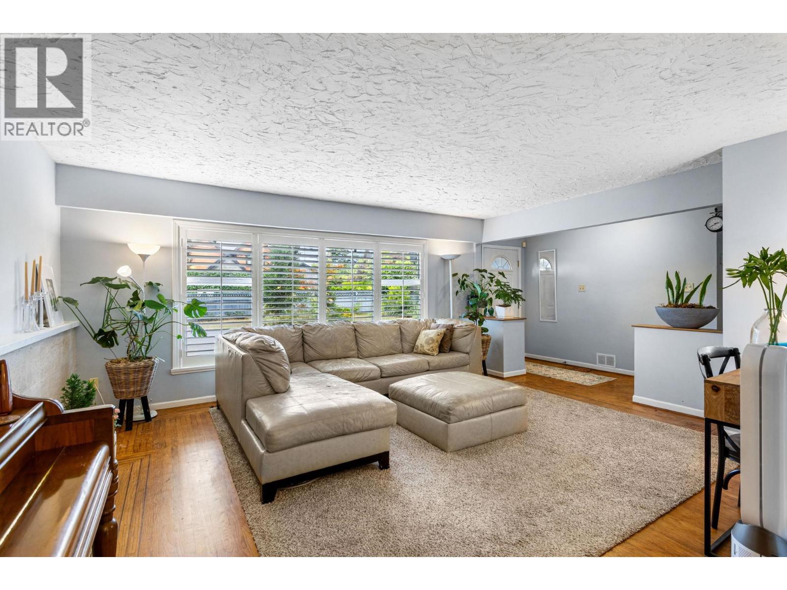 3020 THORNCLIFFE DRIVE