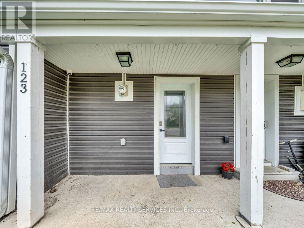 123 MAIN STREET W
