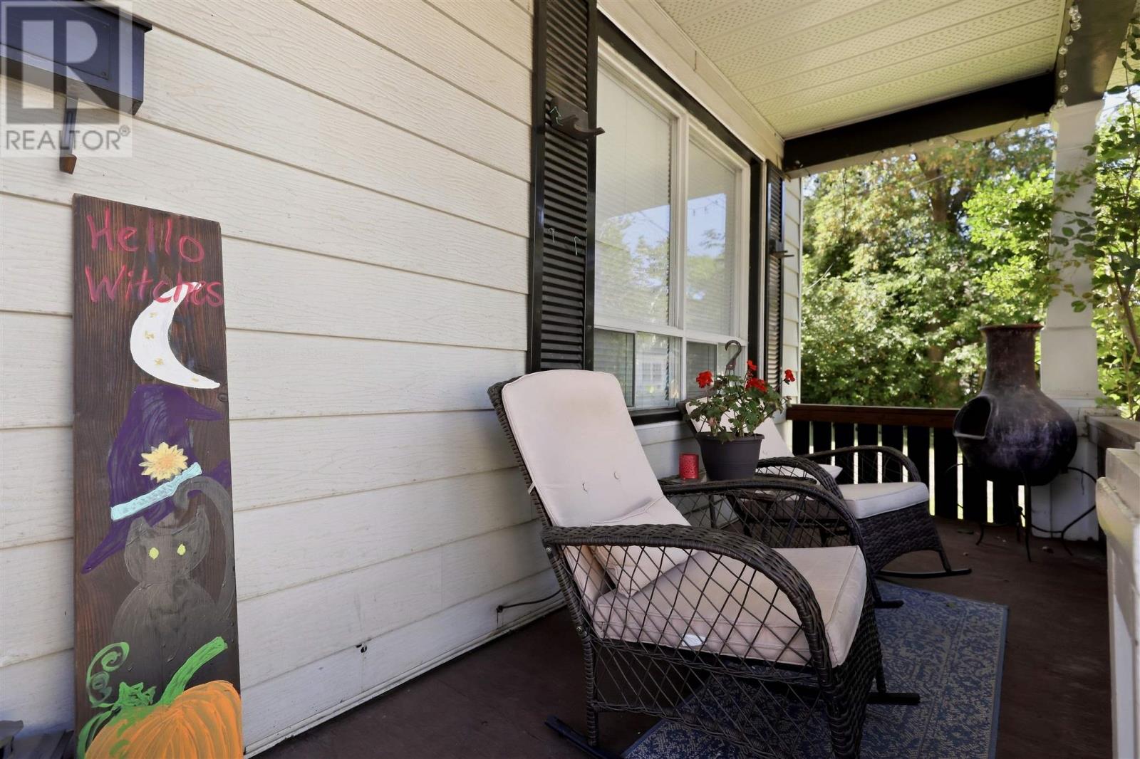 49 Hawthorne AVE - Photo 3