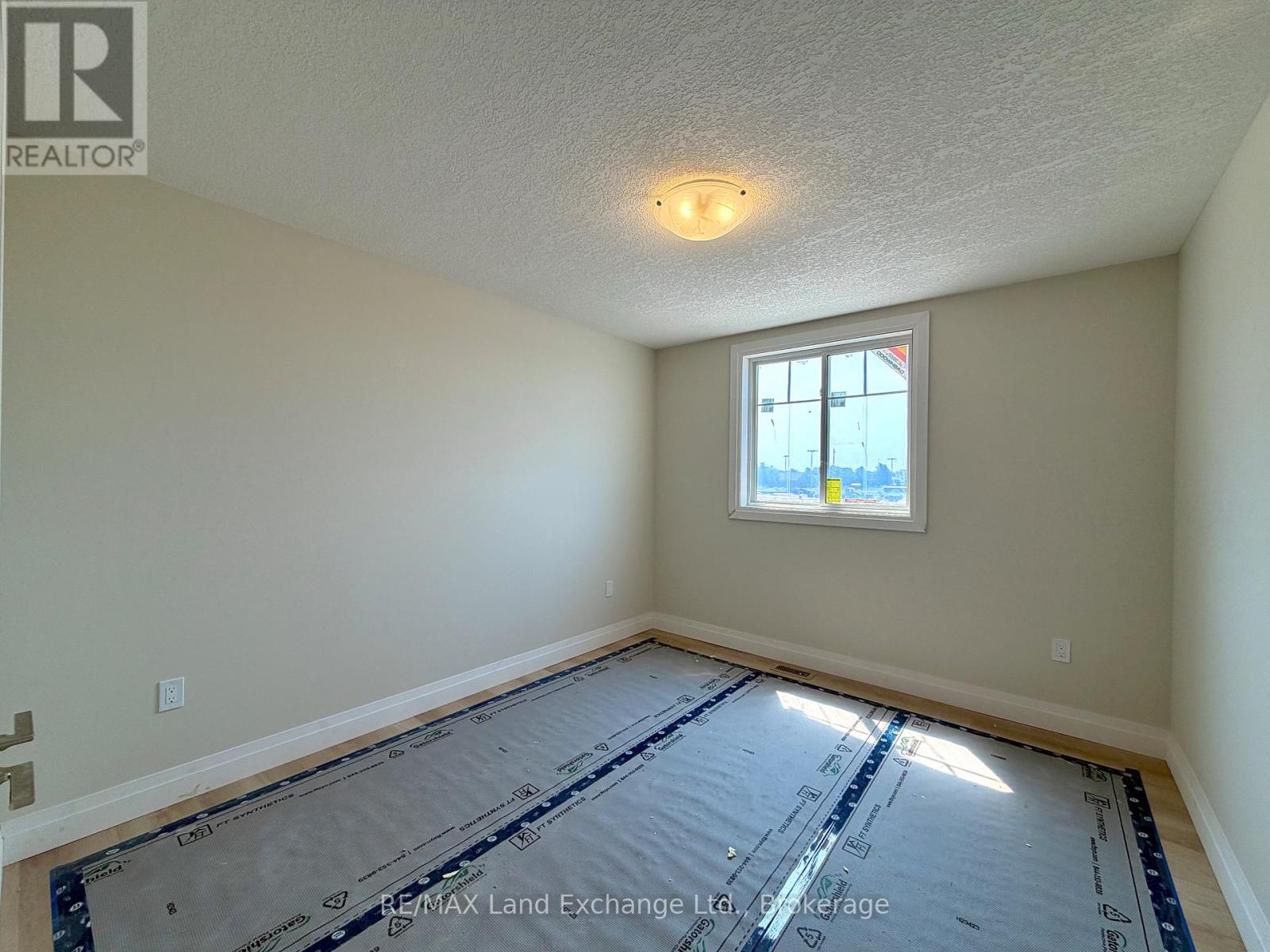 473 NORTHPORT DRIVE
