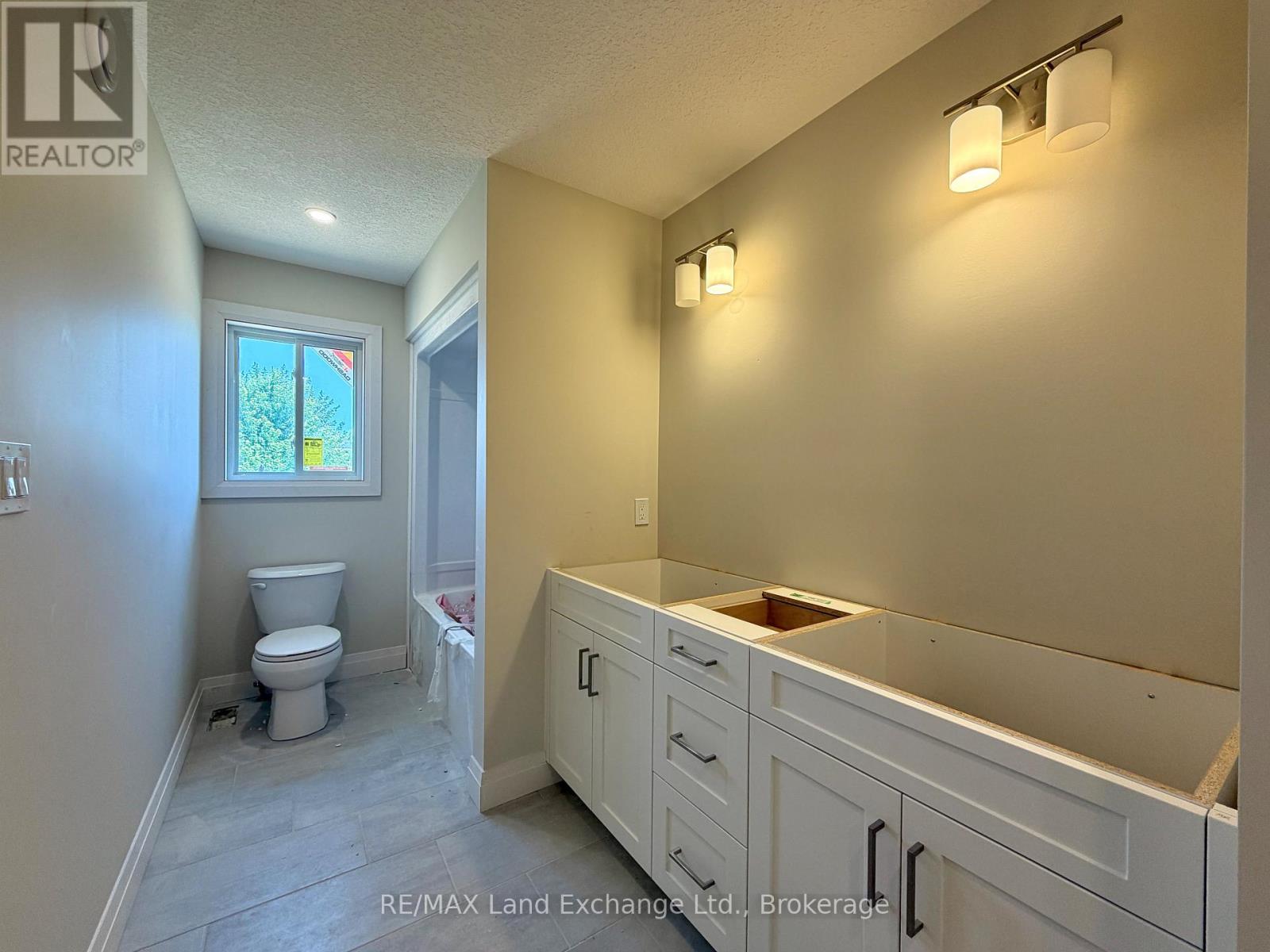 473 NORTHPORT DRIVE