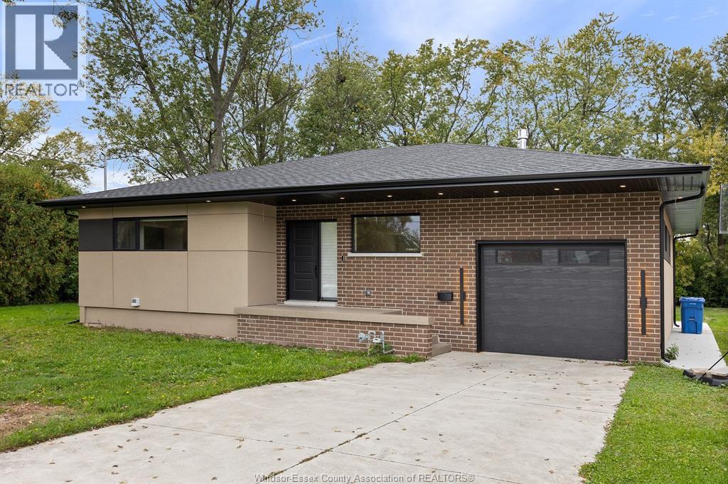 4015 ROSELAND DRIVE East