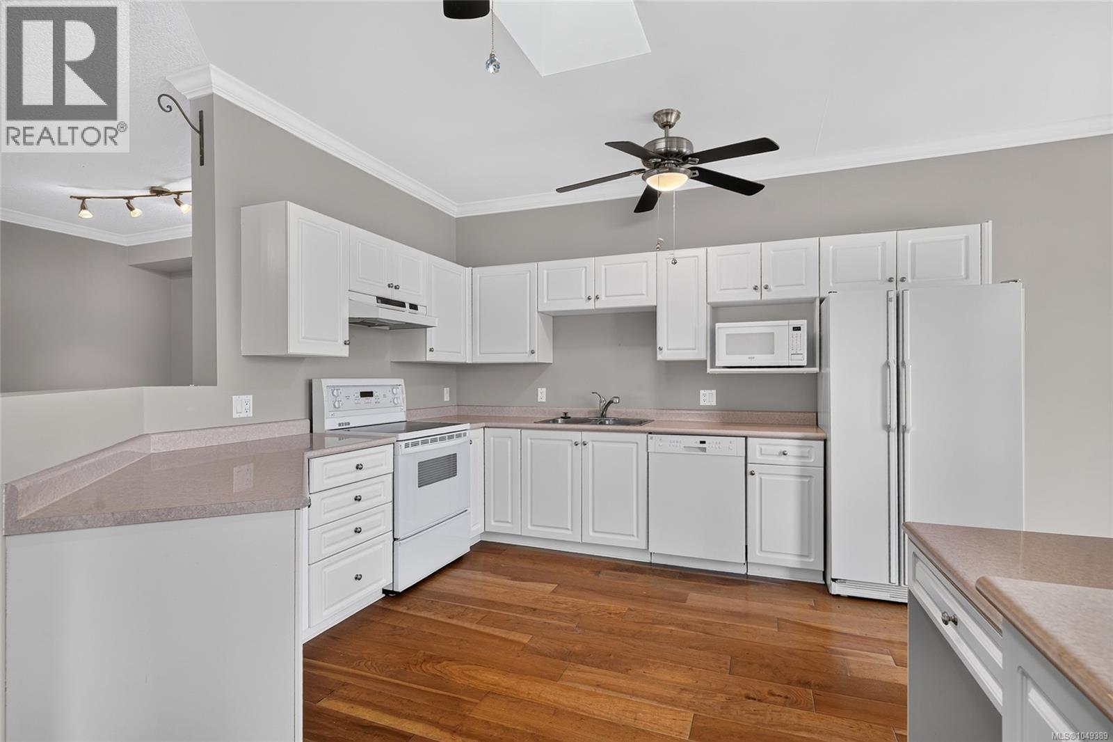 410 220 Island Hwy W