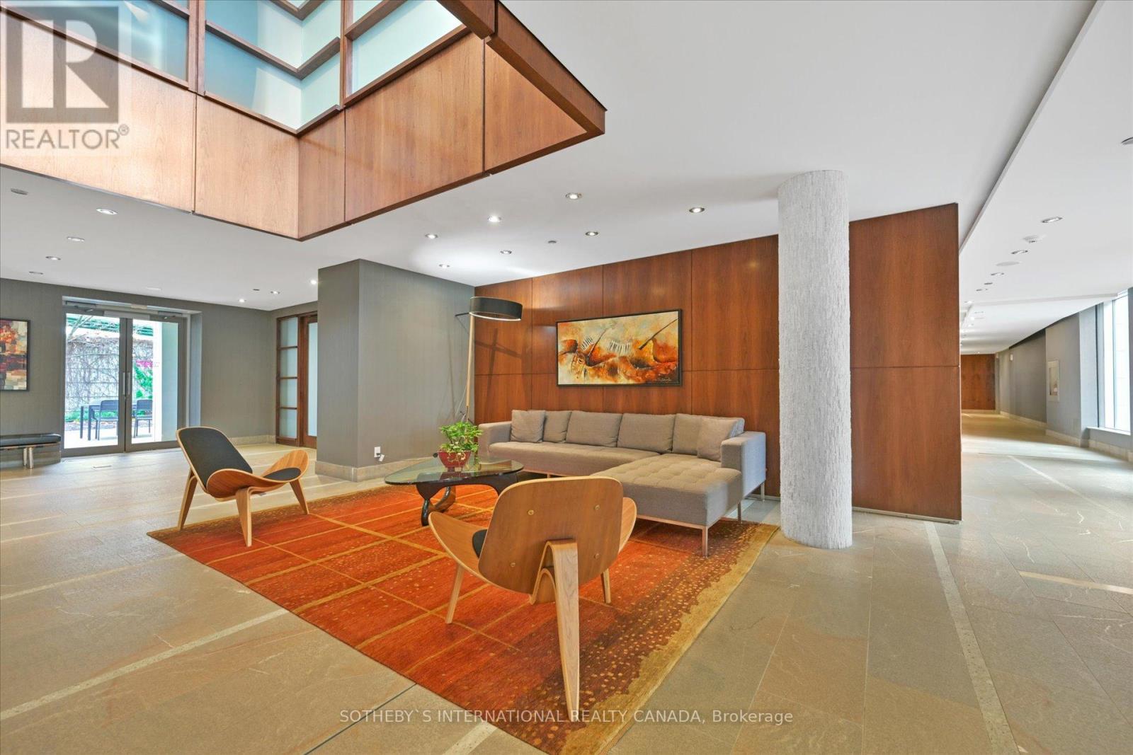 PH1001W - 500 QUEENS QUAY W