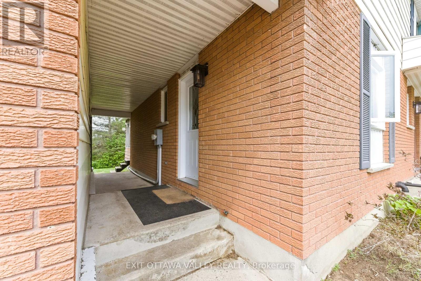13 TAMARACK STREET - Photo 2
