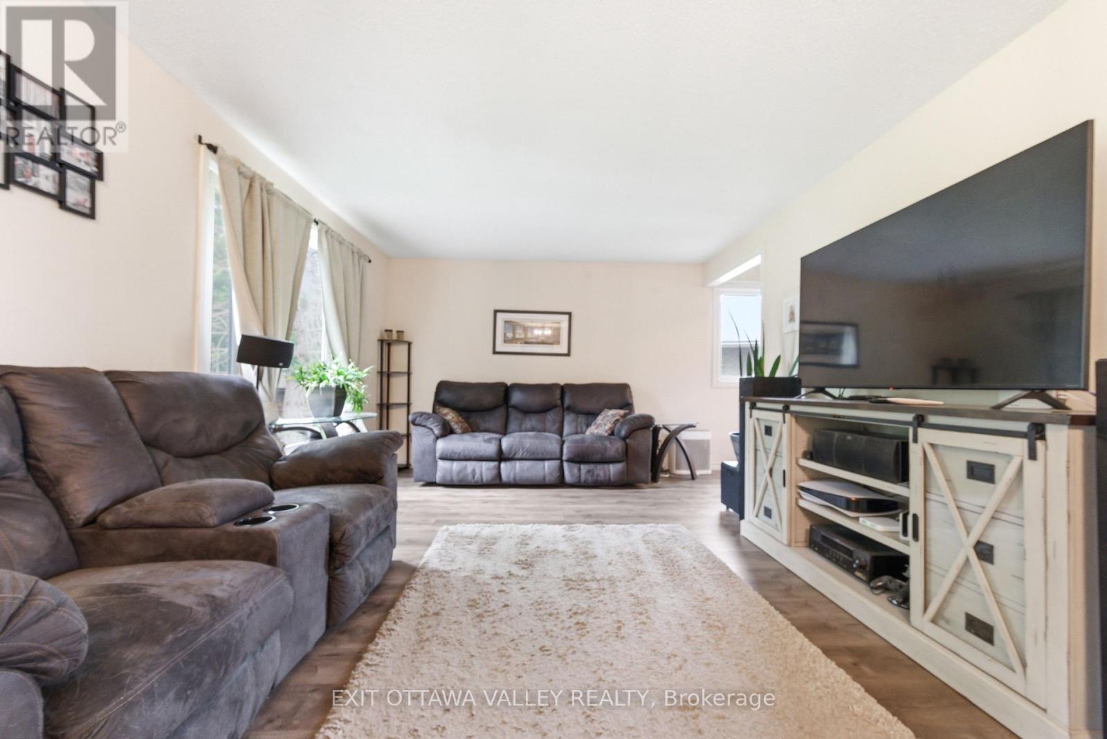 13 TAMARACK STREET - Photo 4