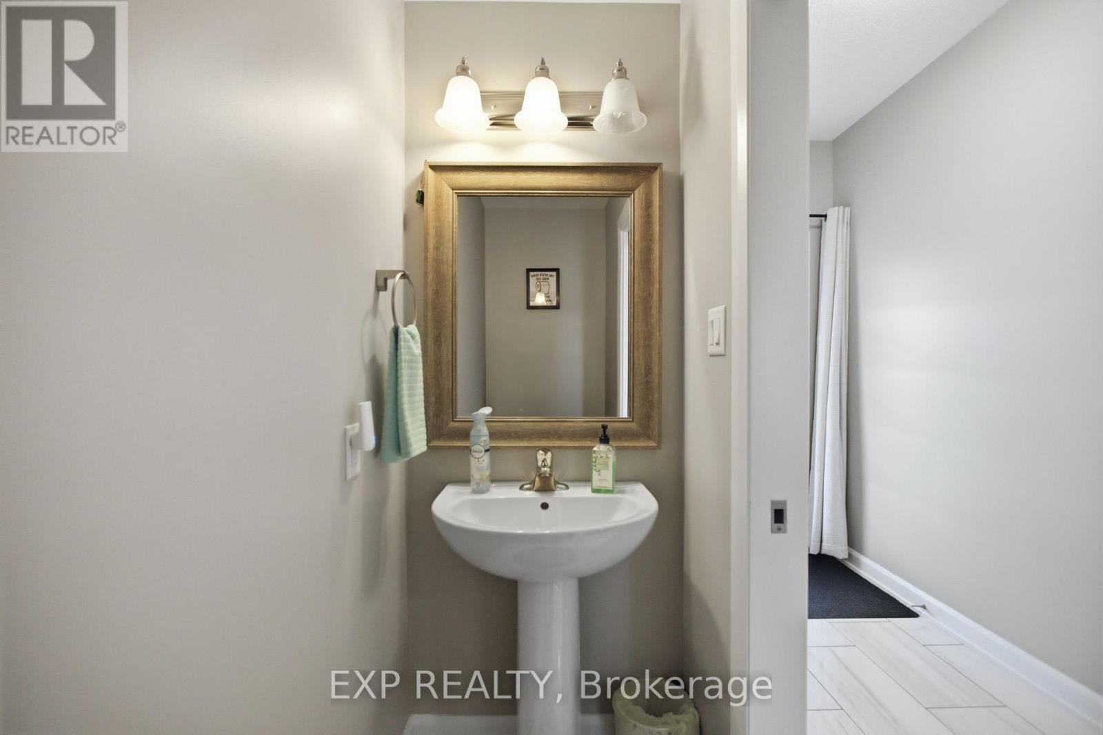 42 VIMY RIDGE CRESCENT
