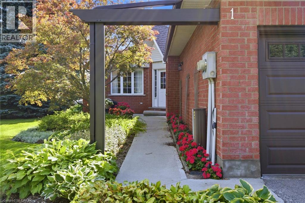 10 ISHERWOOD Avenue Unit# 1