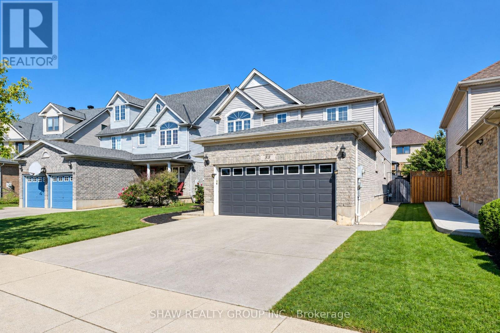 88 DECARO CRESCENT