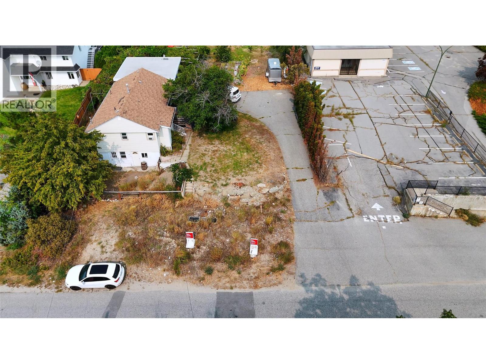 9704 & 9700 JULIA Street