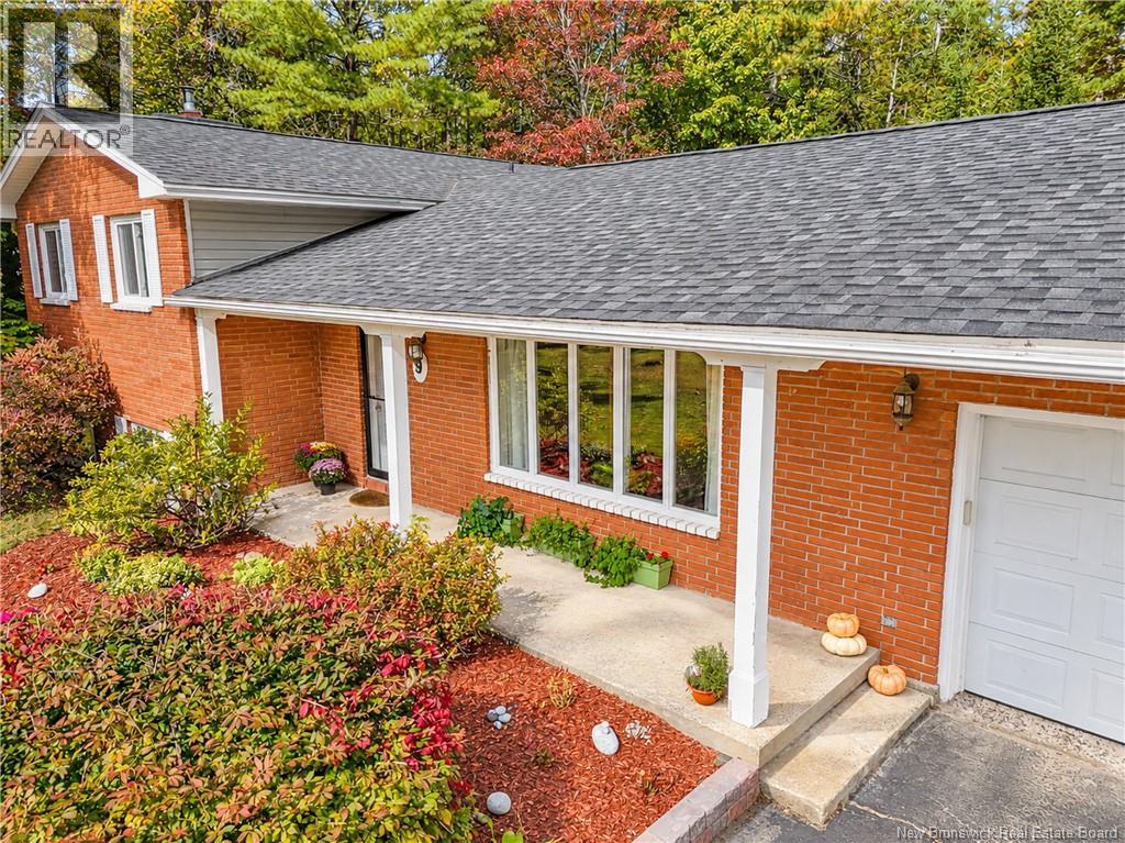 9 Neptune Crescent - Photo 2