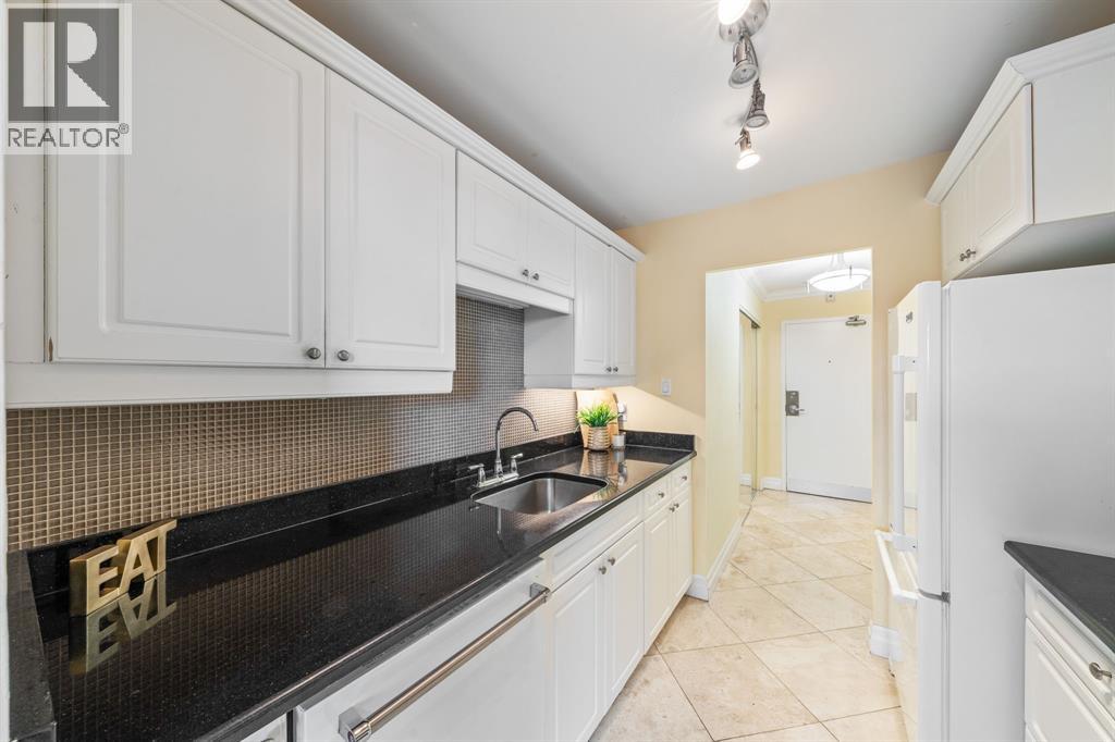 10 Derby LANE Unit# 504