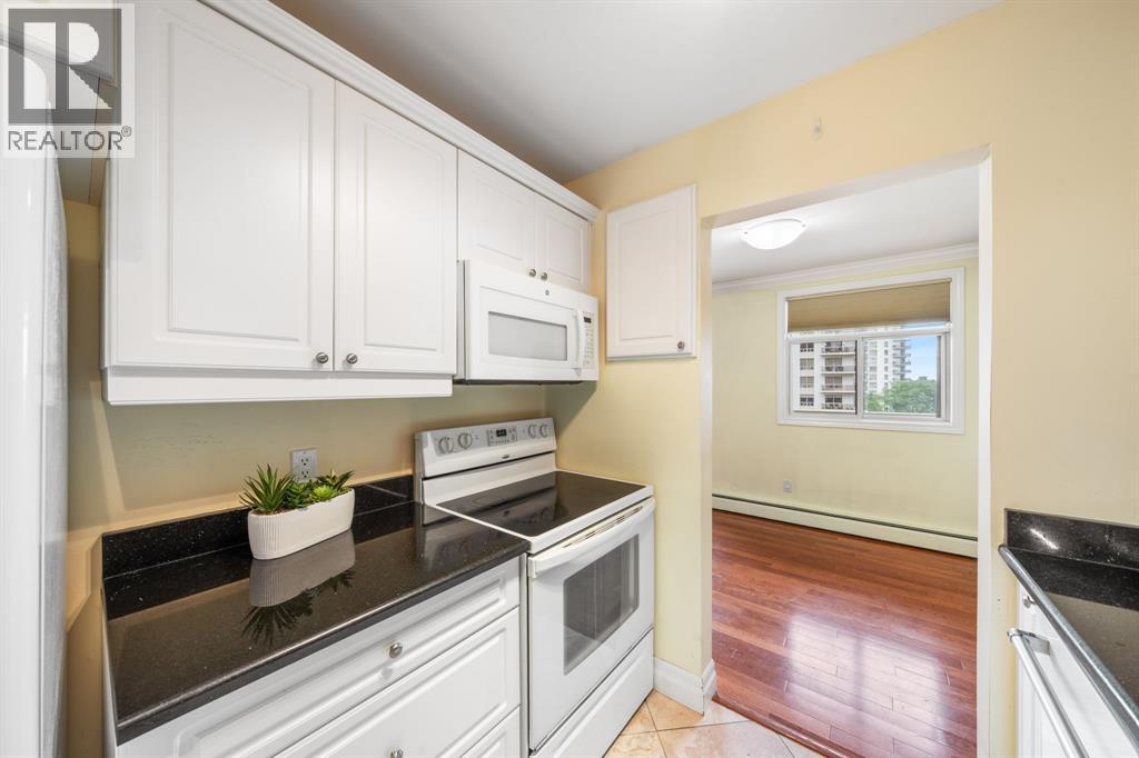 10 Derby LANE Unit# 504