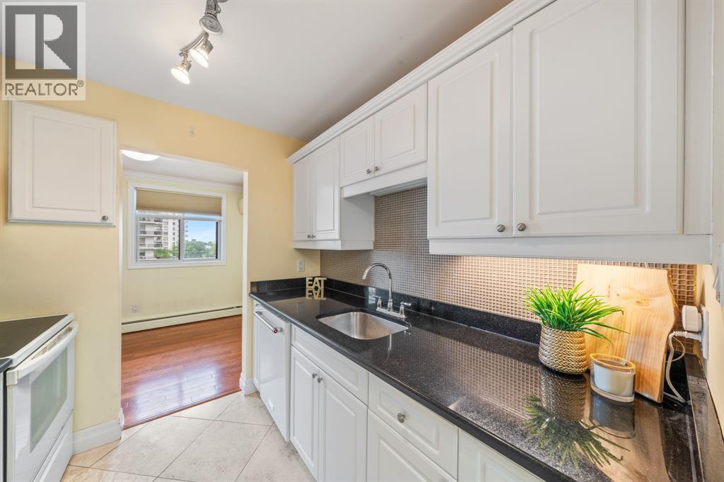 10 Derby LANE Unit# 504