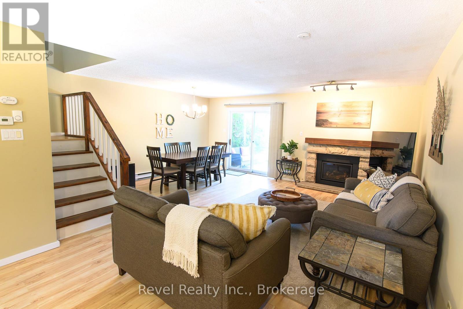 440 OXBOW CRESCENT W