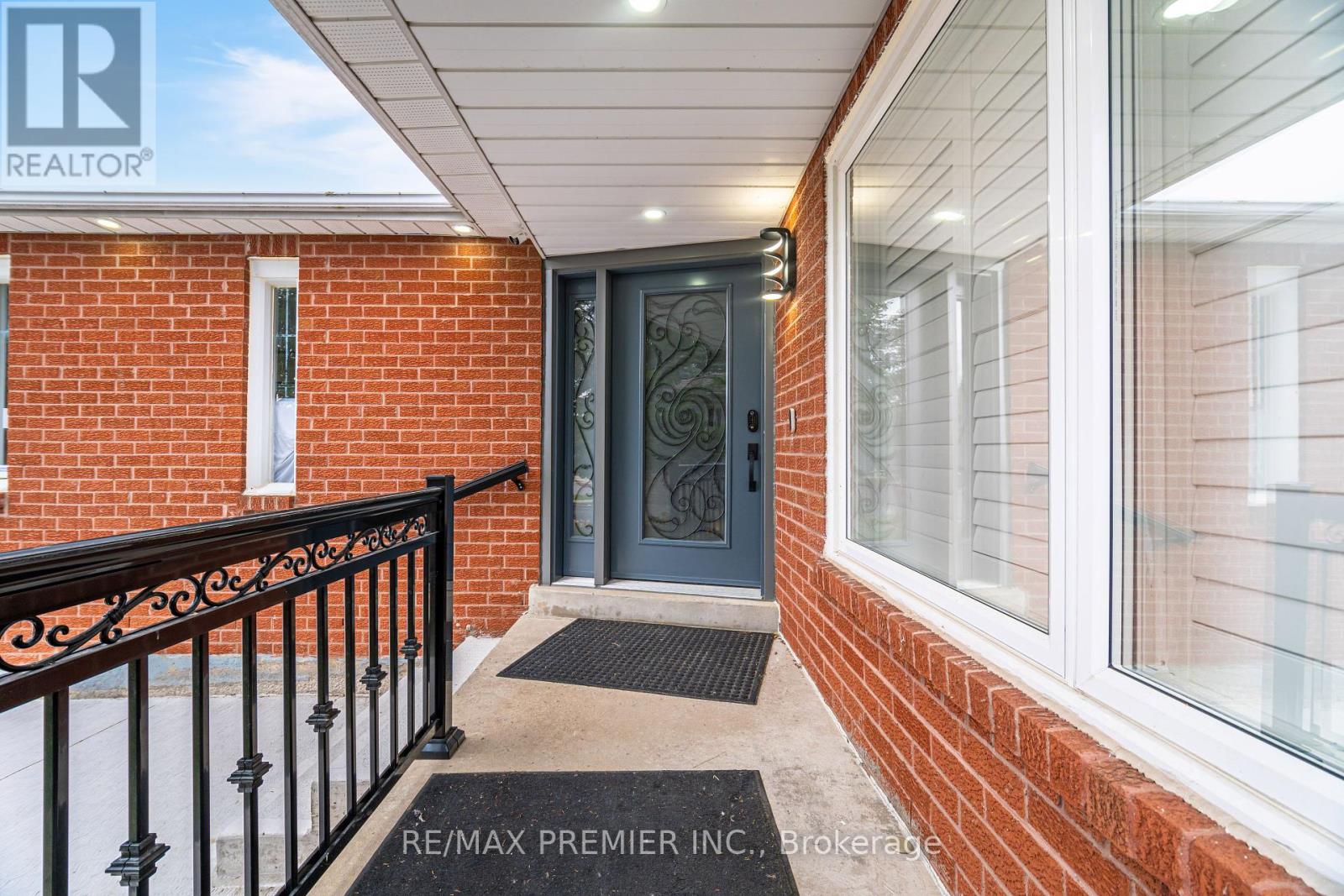 495 FAIRVIEW ROAD W