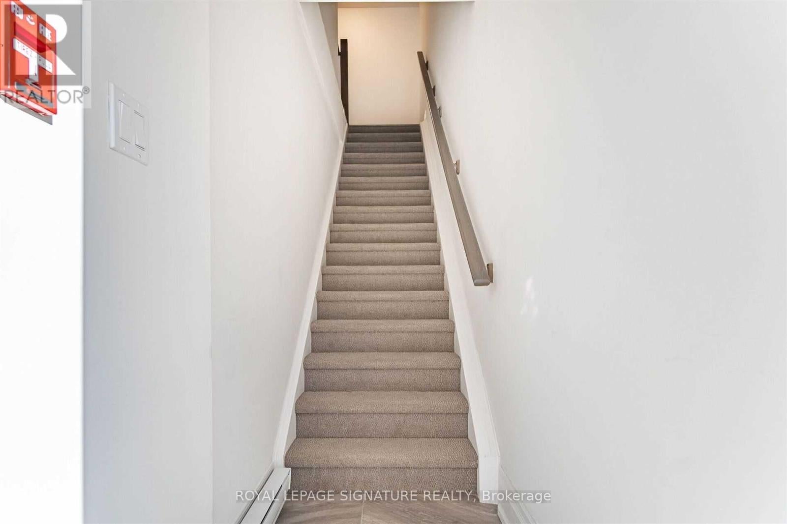202 - 760 LAKESHORE ROAD E