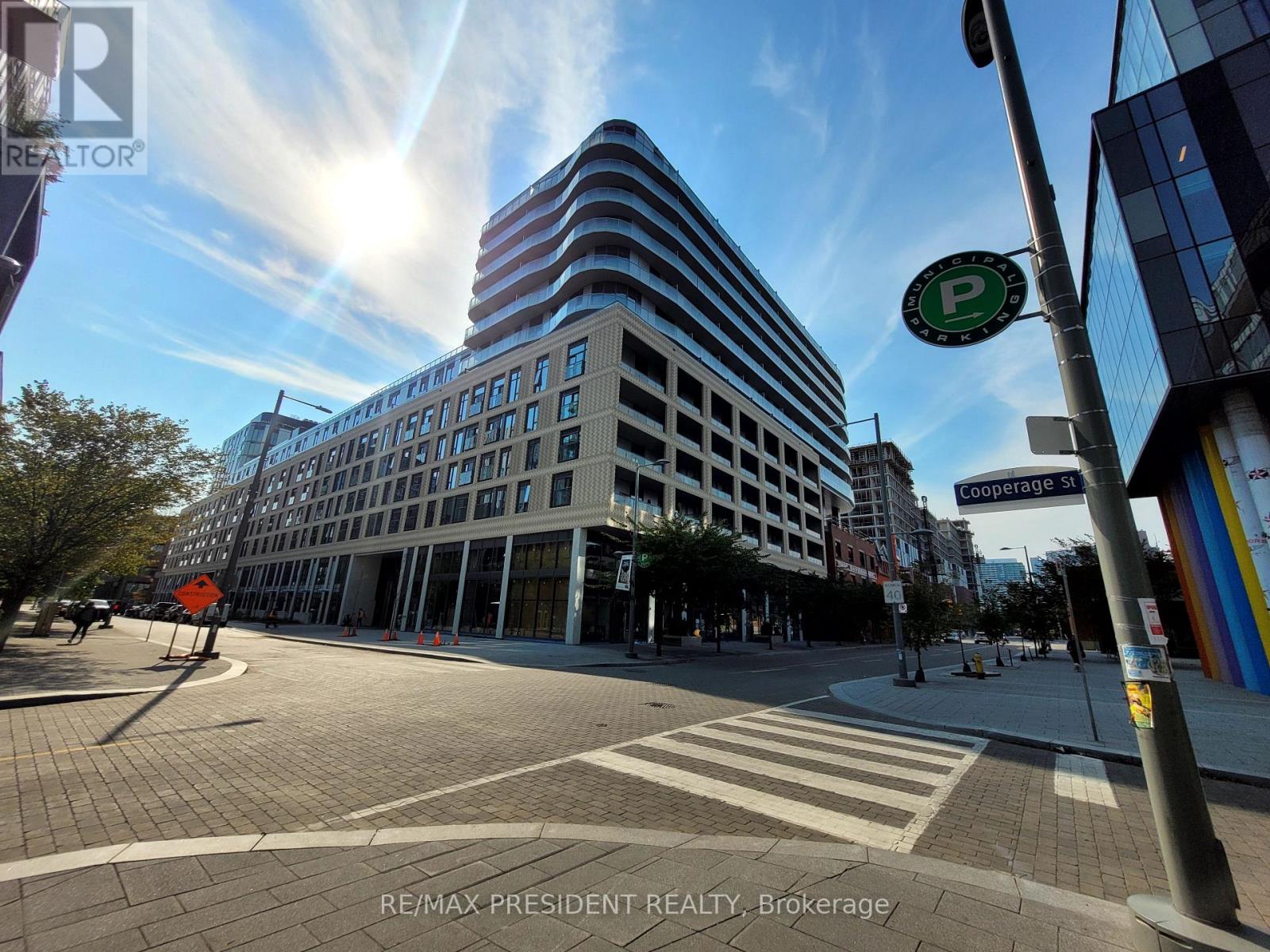 601 - 425 FRONT STREET E