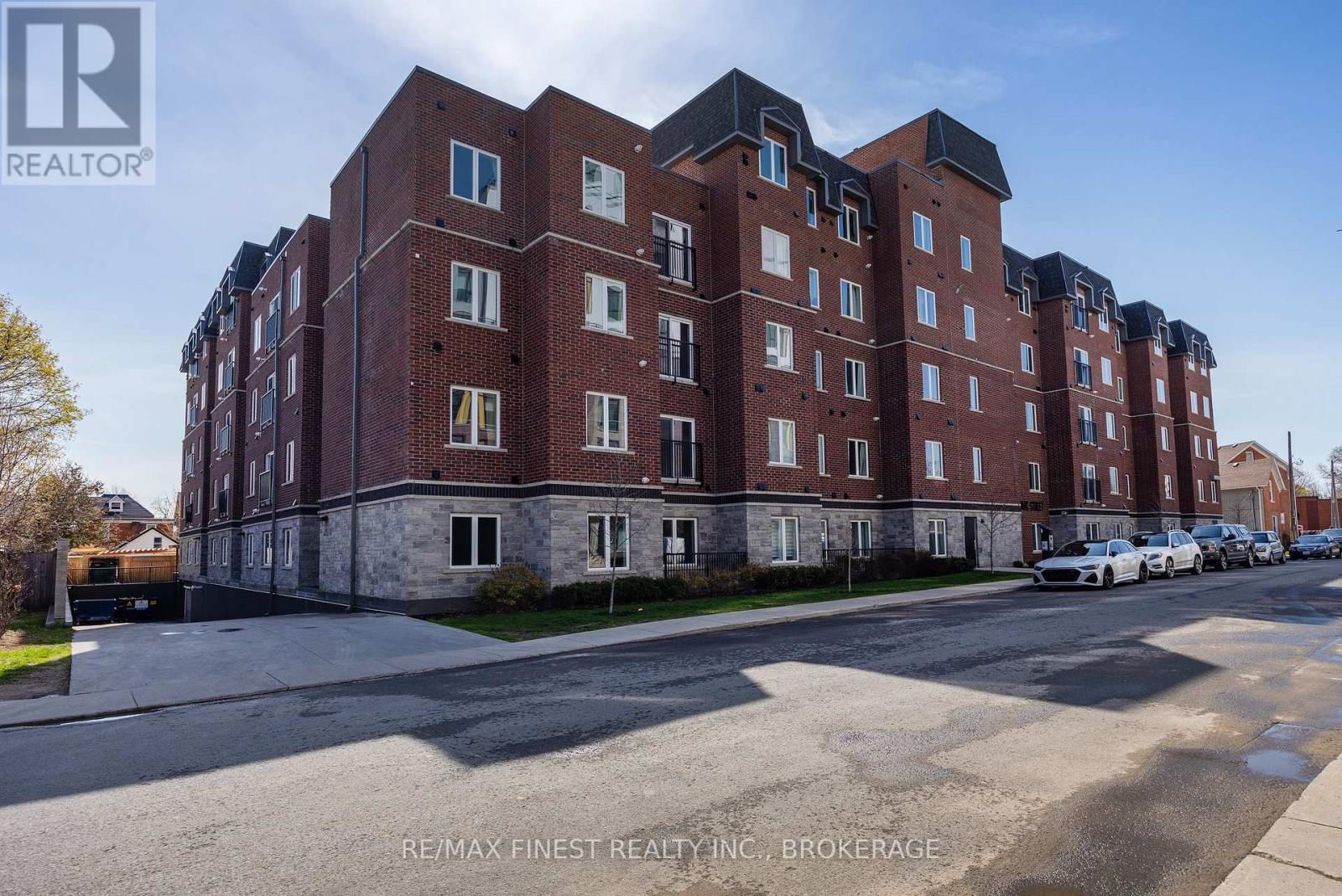 308 - 501 FRONTENAC STREET