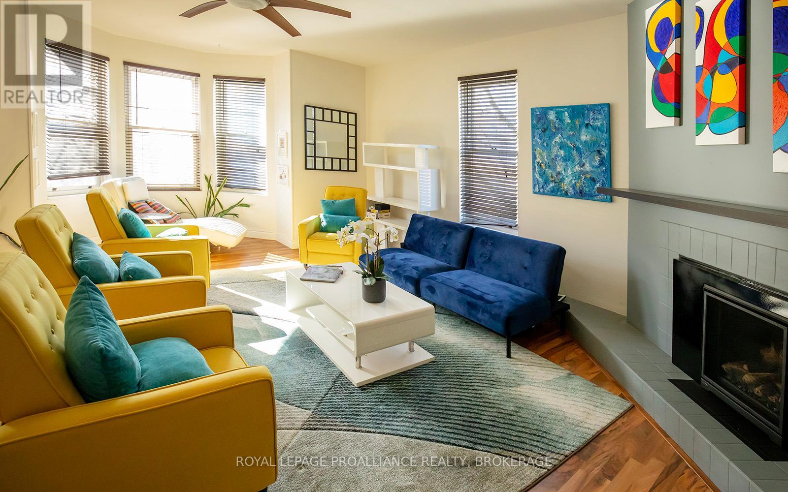 2 - 244 KING STREET E