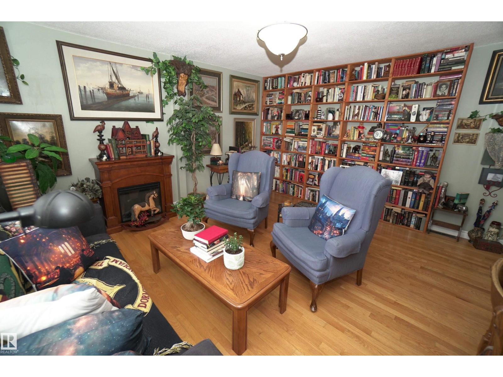 10026 87 AV NW