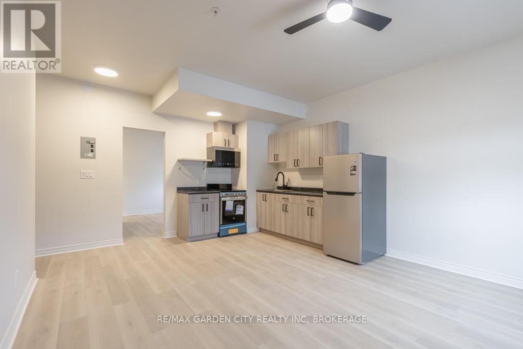 54 FRONT STREET S