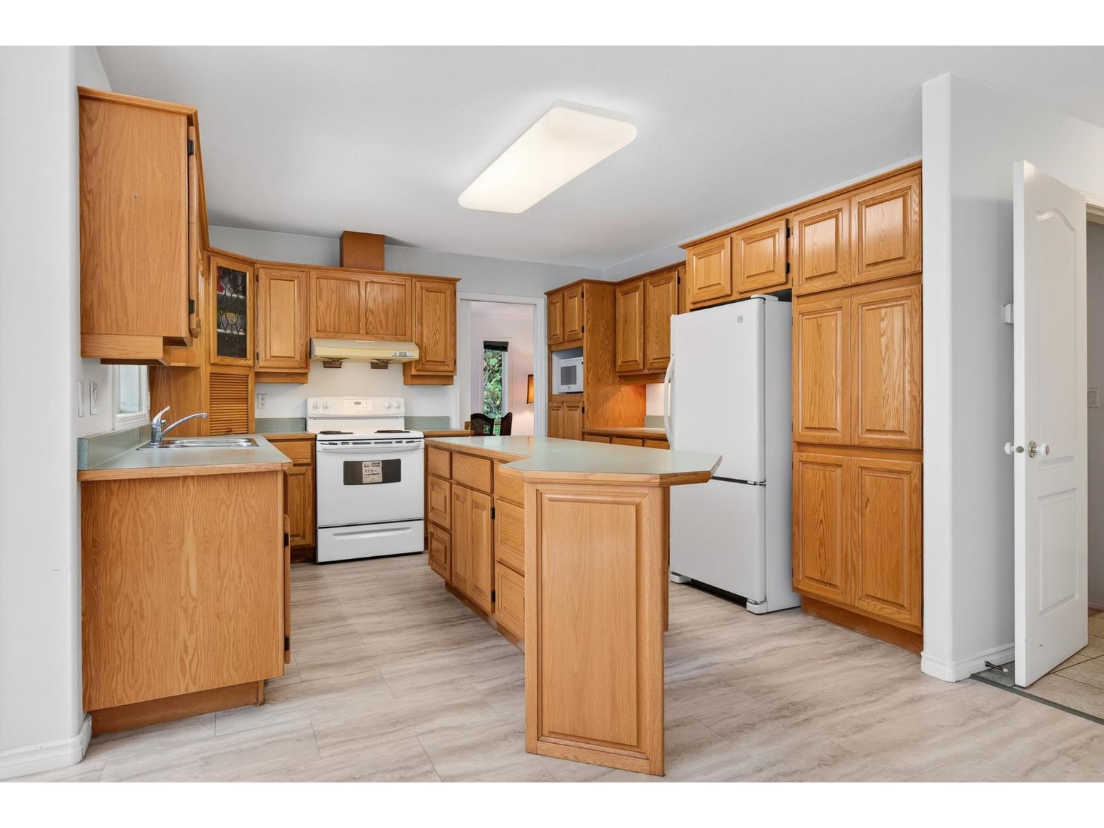 8630 SUNBURST PLACE, Chilliwack Mountain