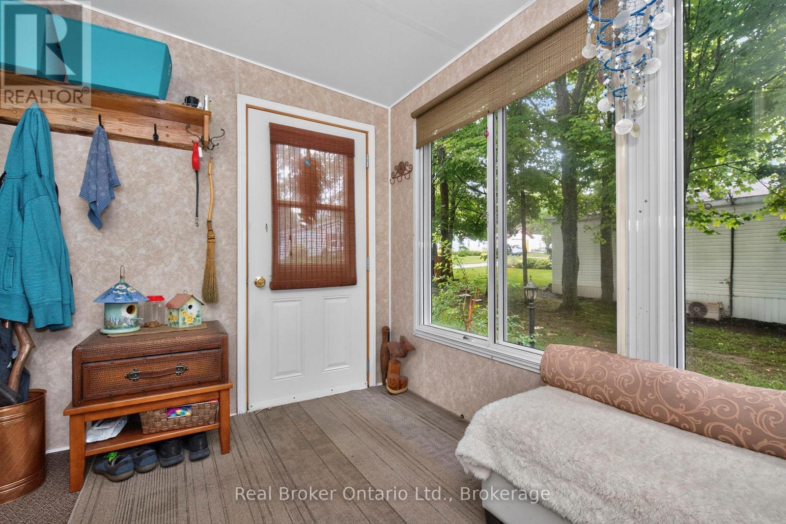 5 - 5411 ELLIOTT SIDE ROAD