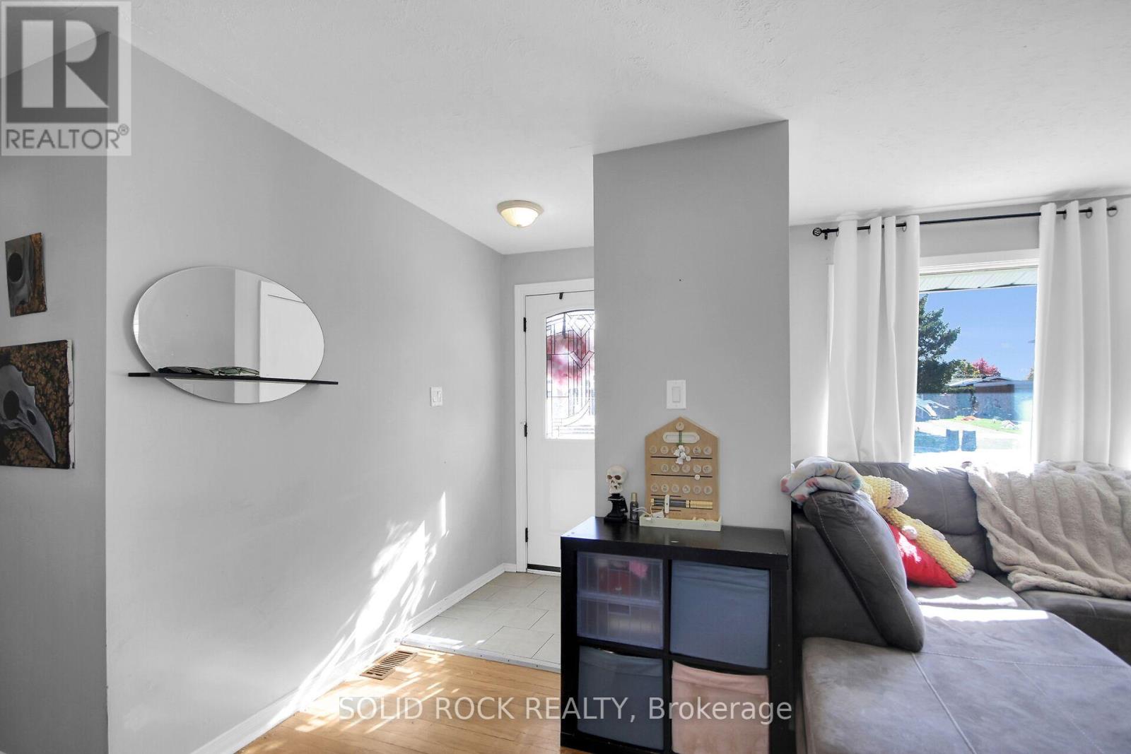 117 VIEWMOUNT DRIVE