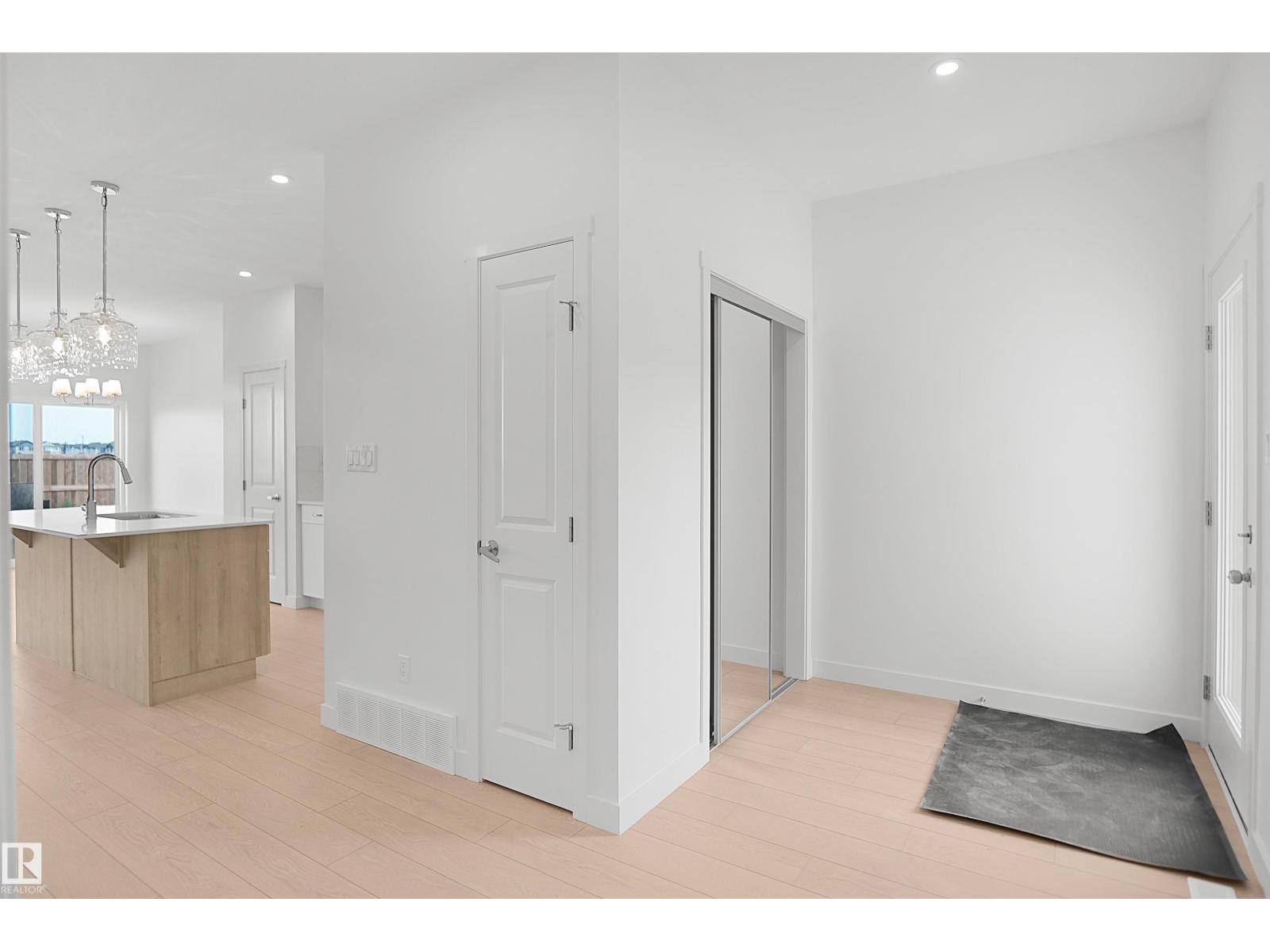 20916 16 AV NW