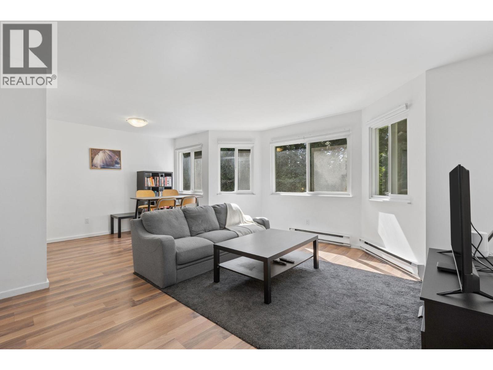 405 9880 MANCHESTER DRIVE