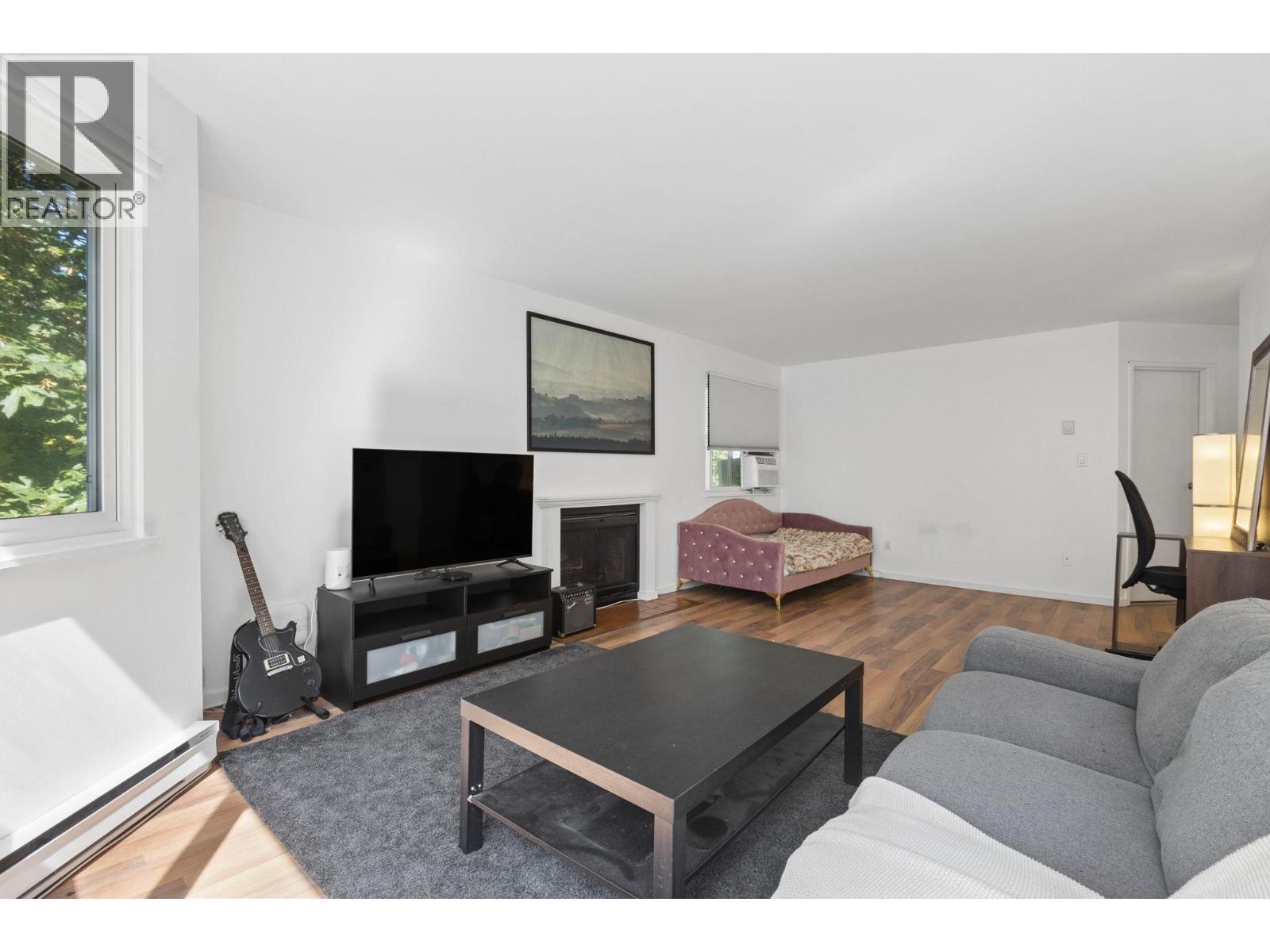 405 9880 MANCHESTER DRIVE