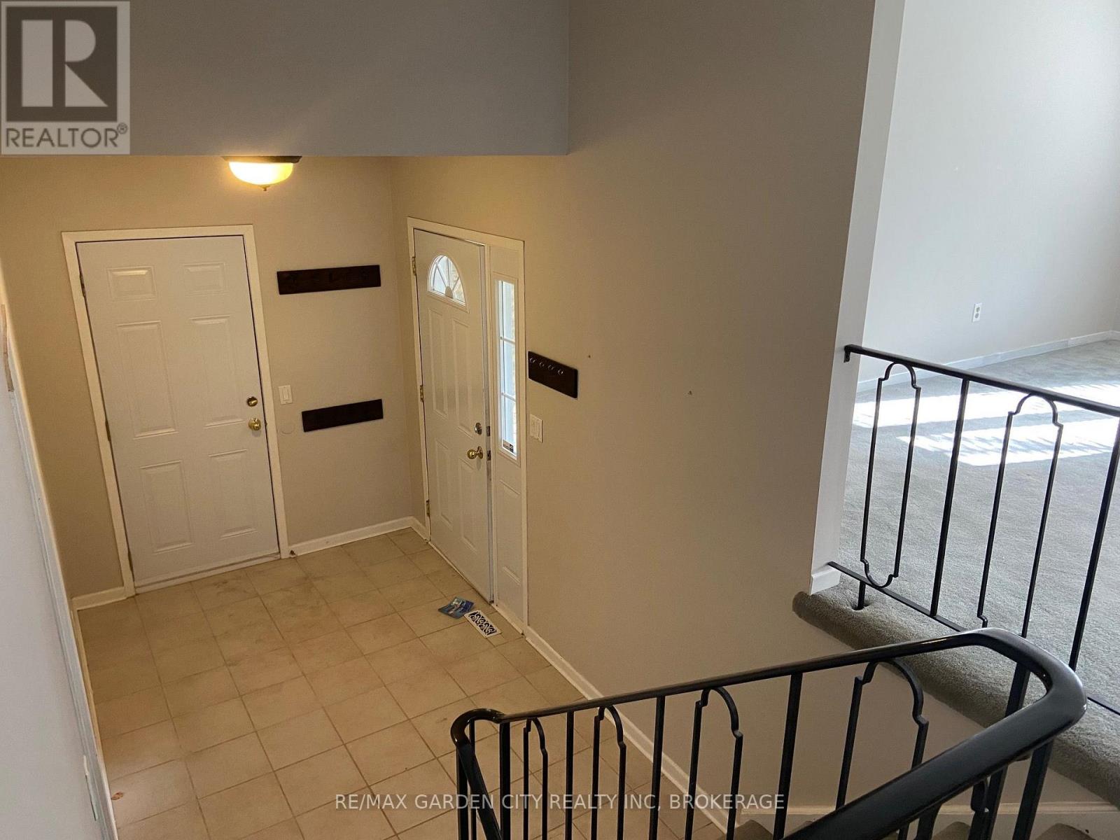 UPPER - 9 STONEGATE DRIVE
