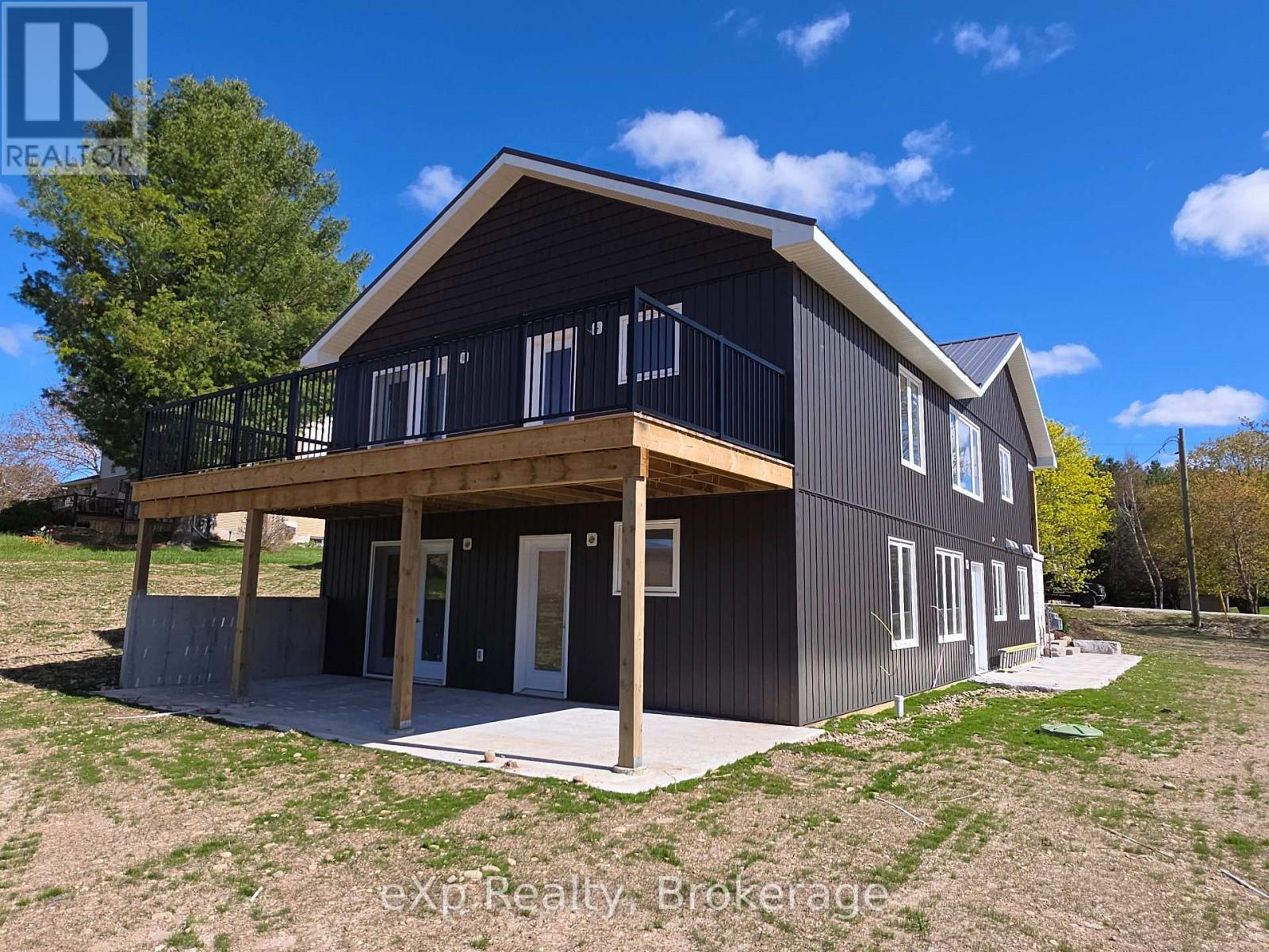 LOWER LEVEL UNIT - 272 12 CONCESSION