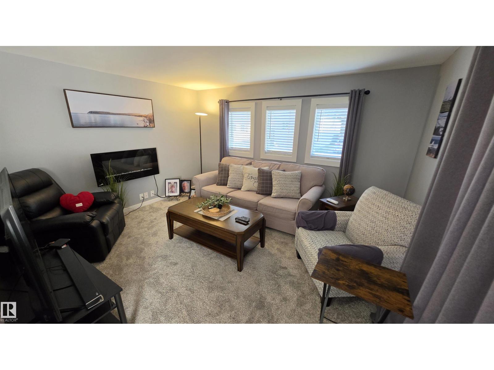 461 Westview CL NW NW