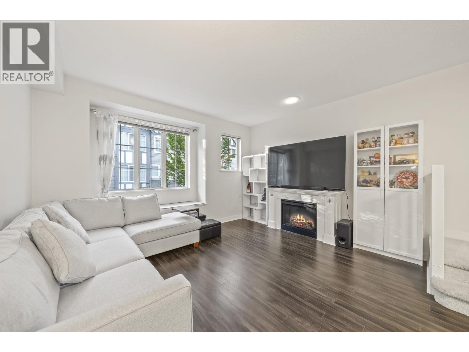 30 8533 CUMBERLAND PLACE