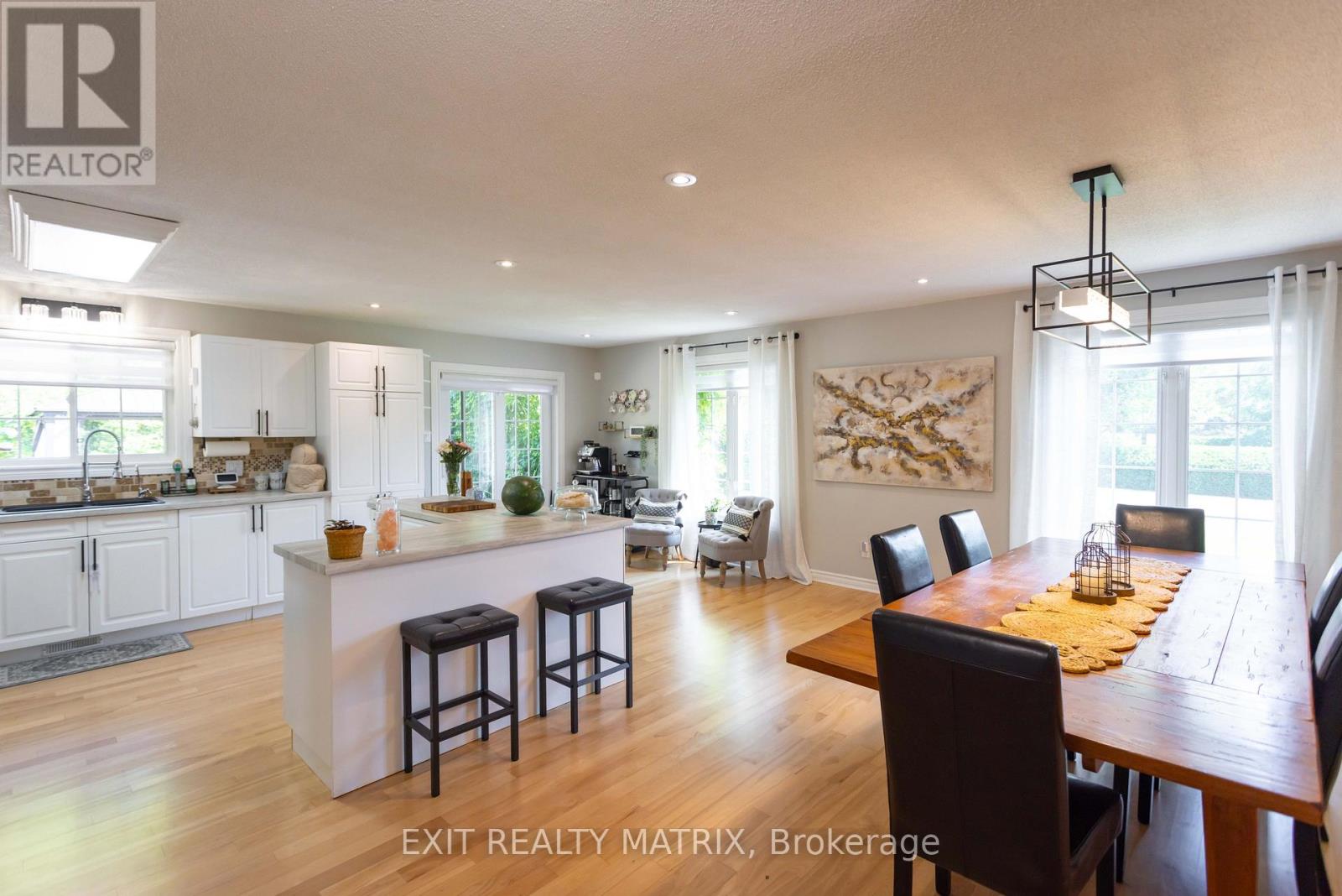 8399 ROWAN DRIVE - Photo 4