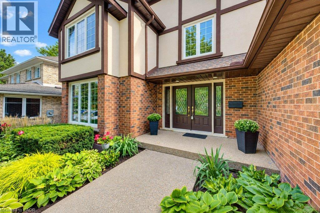 546 SANDBROOKE Court