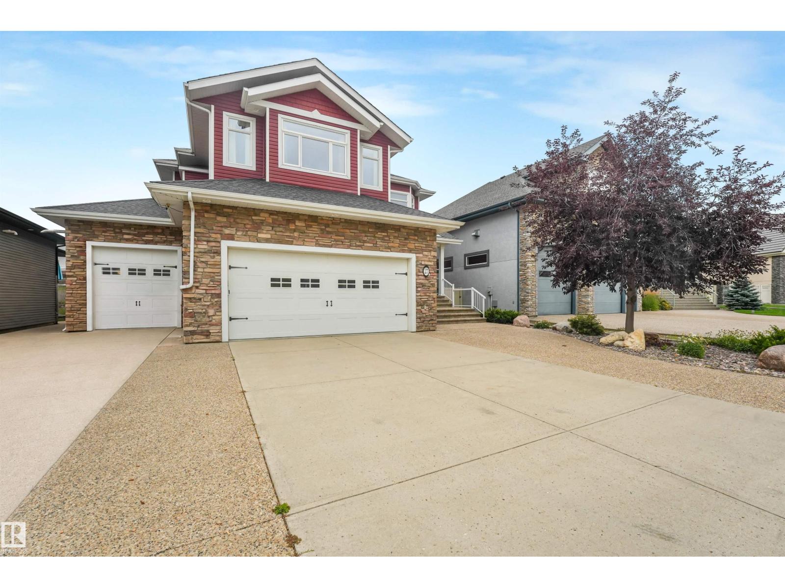 27 KINGDOM PL