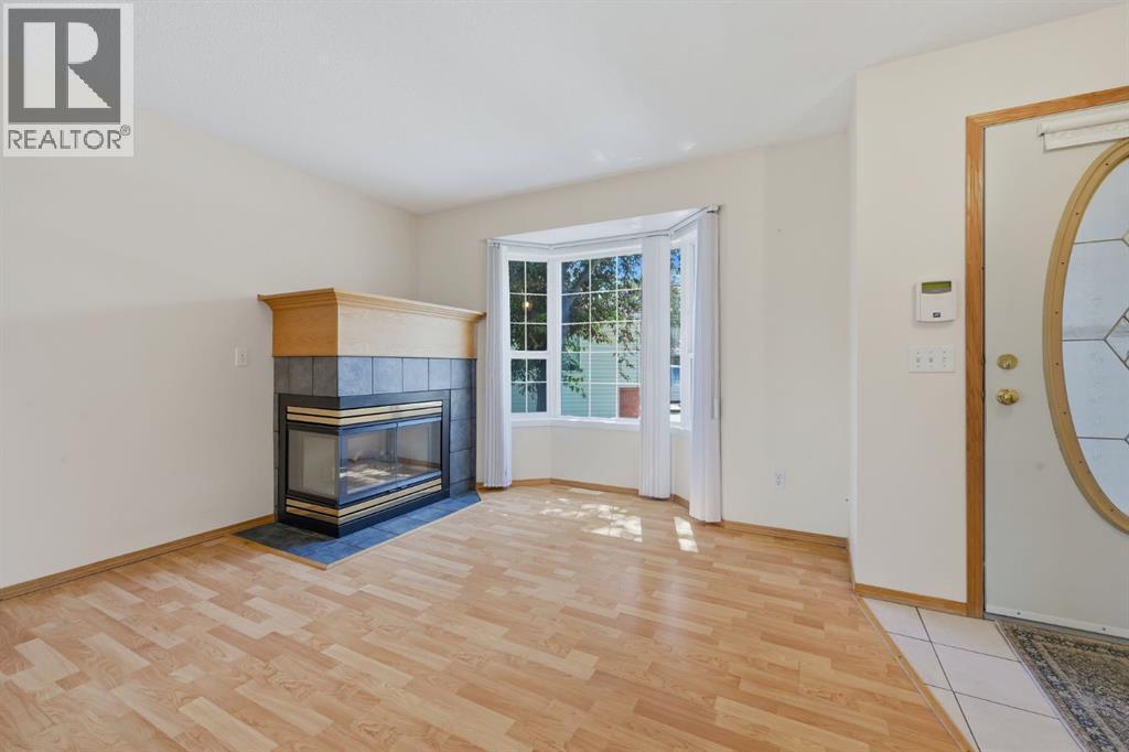 112 Dovista Court SE