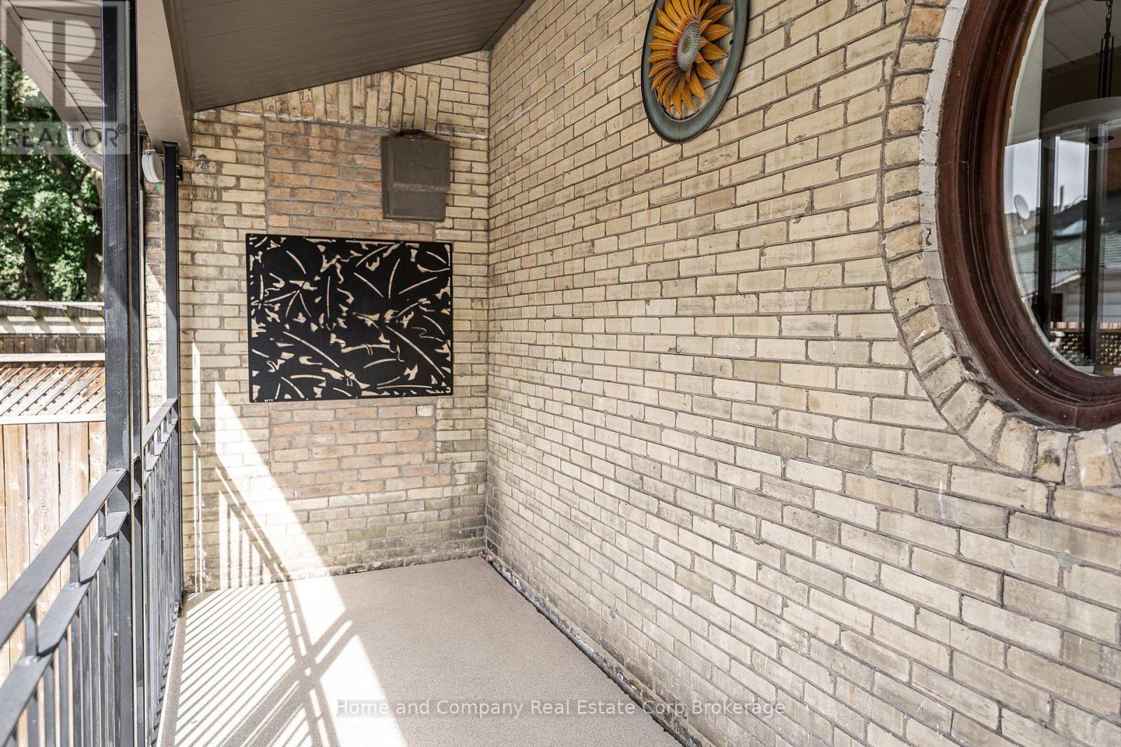 252 ALBERT STREET