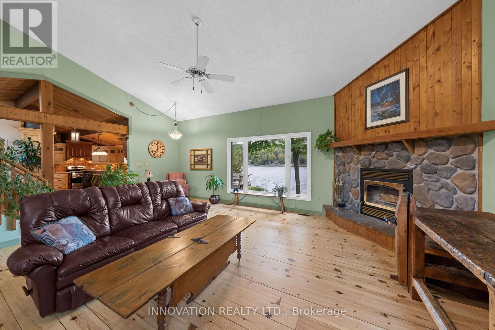 956 BAYVIEW DRIVE