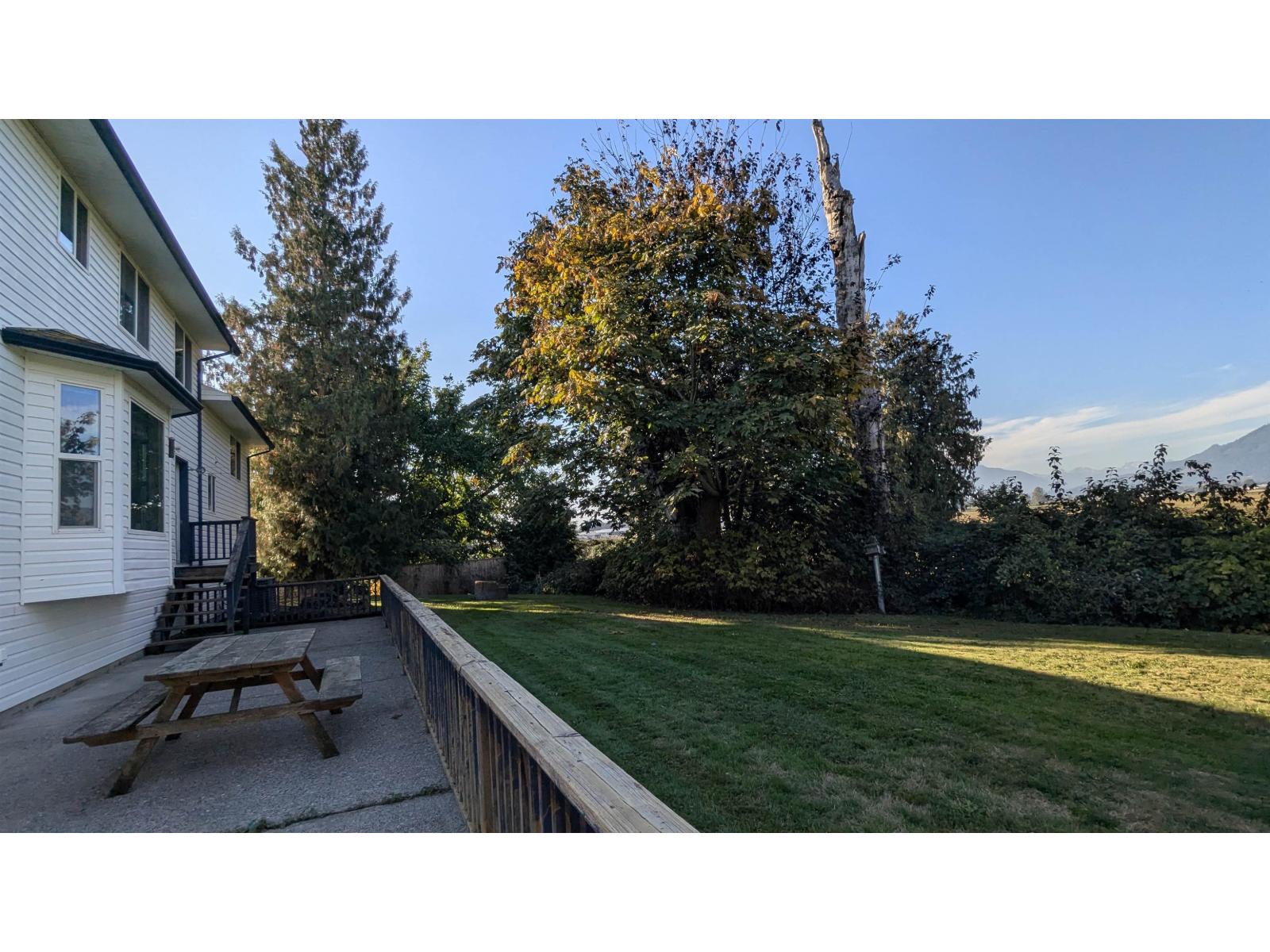 49381 YALE ROAD, East Chilliwack