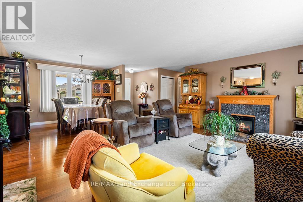 785 WOODLAND DRIVE