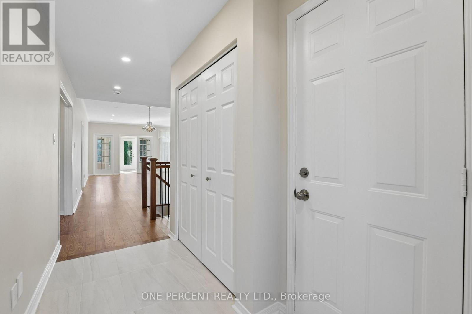 17 PINE NEEDLES COURT