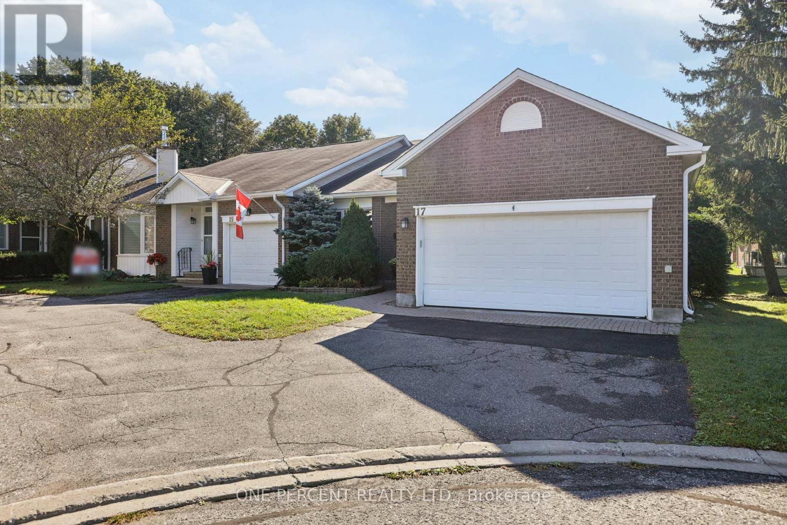 17 PINE NEEDLES COURT